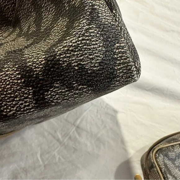 Yves Saint Laurent Boston Giraffe‎ Print Bag excellent condition! - Picture 6 of 10